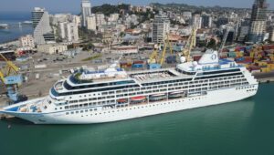 Kroçiera  Nautica  mbërrin në Portin e Durrësit me 665 turistë në bord