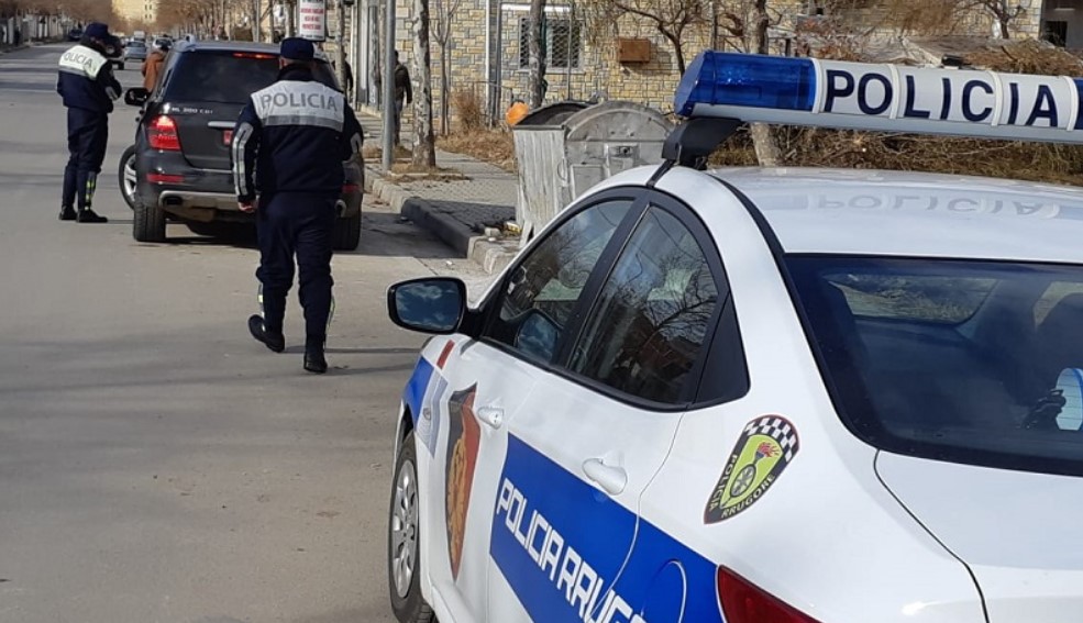 Ngjarje e rëndë në Tiranë  policit të  Rrugores  i vendoset thika në fyt  arrestohet autori