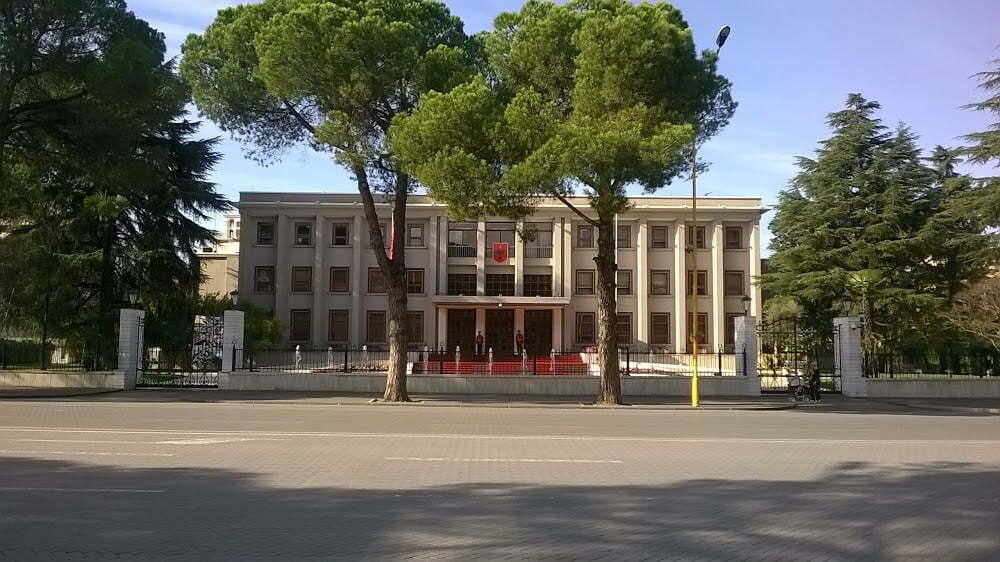 Presidenti Begaj dekreton lirimin dhe emërimin e një sërë ambasadorësh