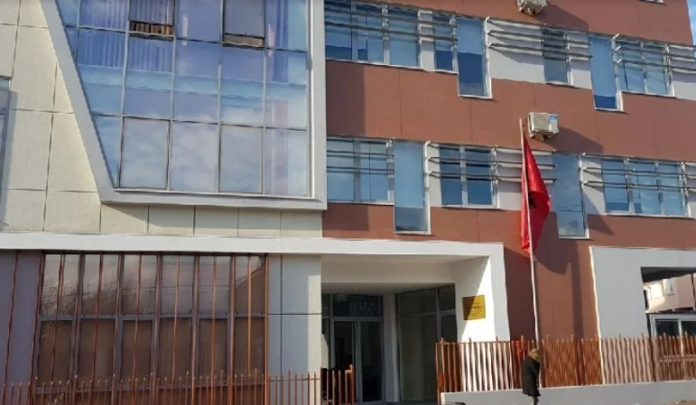 me fondet e ndihmës