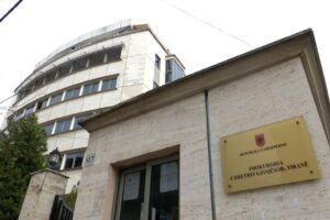 “arrest në burg” për