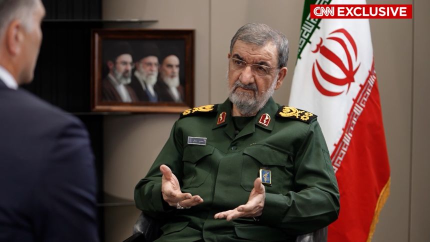Këshilltari i Udhëheqësit Suprem të Iranit thotë se bisedimet kanë ngecur për shkak të 24 miliardë dollarëve dhe paralajmëron për një luftë më të gjerë