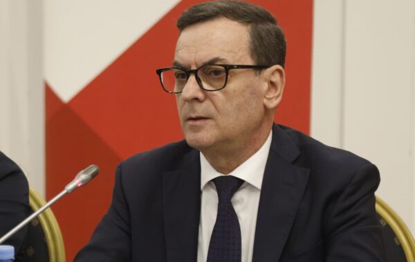 kur publiku pret diçka tjetër