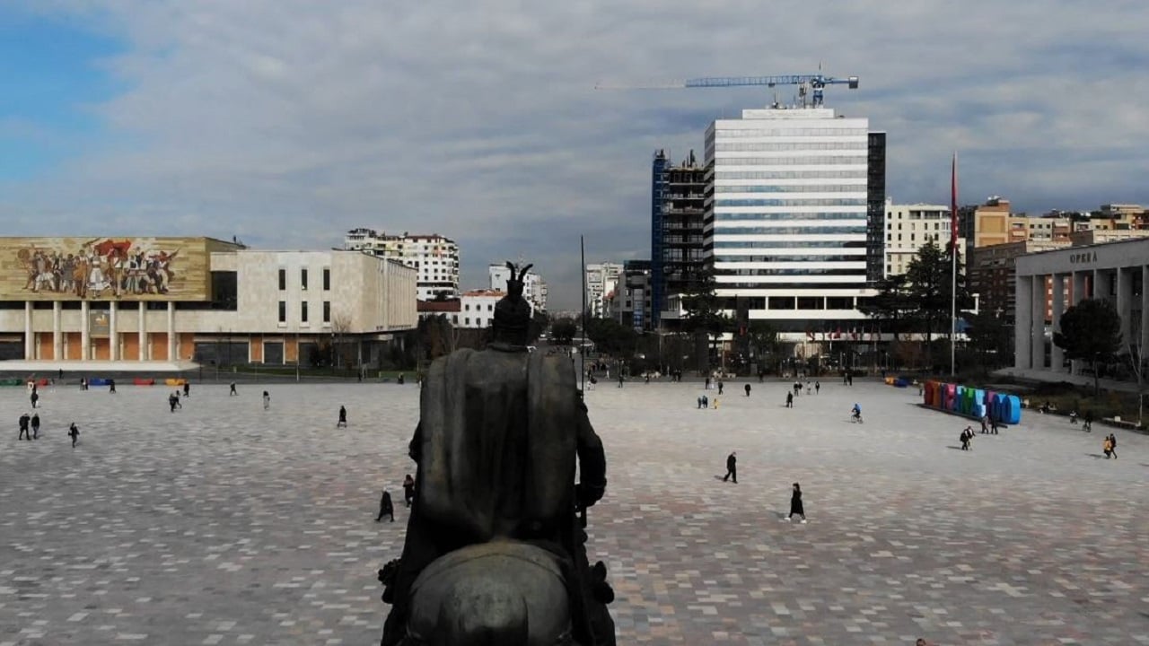 Terapia hormonale për transgjinorët  Koalicioni Shqiptar pro Familjes dhe Jetës marshim me rastin e 1 Qershorit