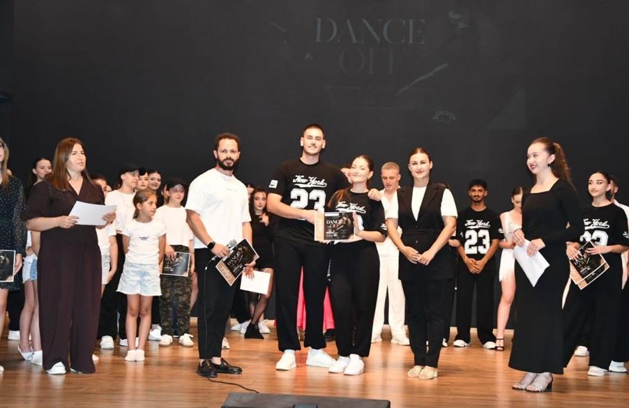  Dance OFF 2026  kthen Rrogozhinën në skenën e madhe të kërcimit rinor