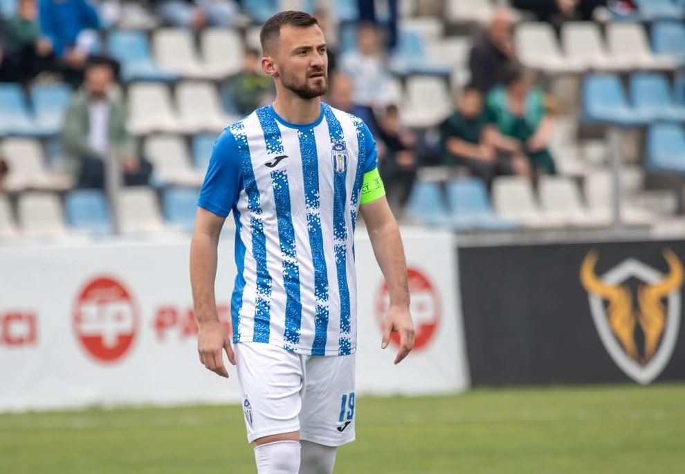 Zyrtare  Redon Xhixha rinovon kontratën me Tiranën