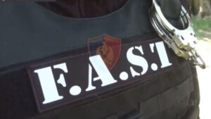 FAST Albania arreston në Kavajë 26 vjeçarin e kërkuar nga Italia për trafik droge
