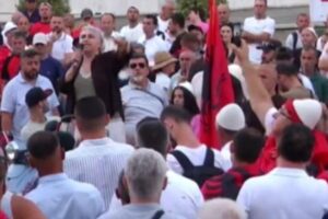 Sali Berisha, mos guxo, nuk