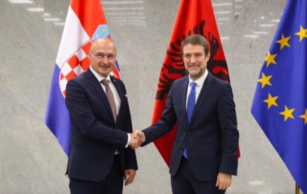 ndasitë e së