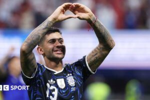 Romero kundër Neville: Mbrojtësi argjentinas i