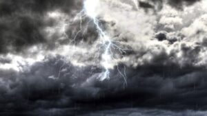 QMK  Shumë raportime për përmbytje dhe dëme në infrastrukturë pas stuhisë në Shkup  zonat më kritike janë Kisella Voda  Gazi Baba  Buteli  Çairi dhe Aerodromi