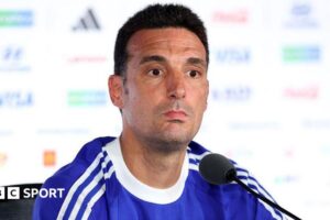 futbollin me politikën para