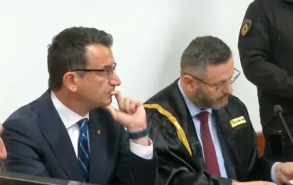 Dikush ka veshur uniformën e
