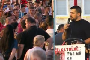 degjeneron gjuha e protestuesve para