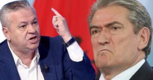 Rinovimi i kupolës drejtuese  Murrizi i del kundër Berishës  Mos i mbani emrat sekret  PD nuk drejtohet me porosi e SMS