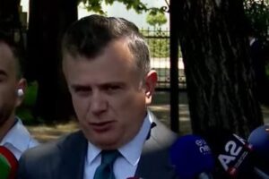 njëri prej