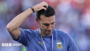 Scaloni largohet i përlotur nga konferenca pas humbjes së Argjentinës në finalen e Botërorit