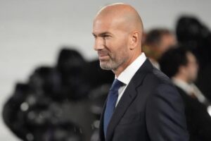 Zidane pritet të zëvendësojë Deschamps pas
