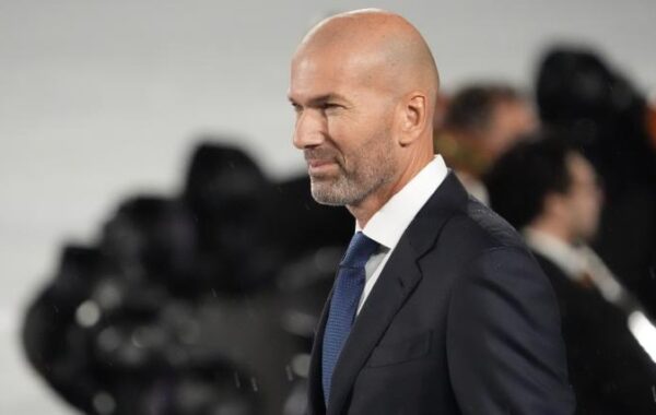 Zidane pritet të zëvendësojë Deschamps pas
