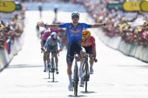 Van der Poel triumfon në etapën e 9 të të Tour de France  Pogacar ruan fanellën e verdhë