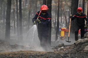 Në Fontainebleau pranë Parisit evakuohen 1 000 persona  në Spanjë identifikohen 10 viktima