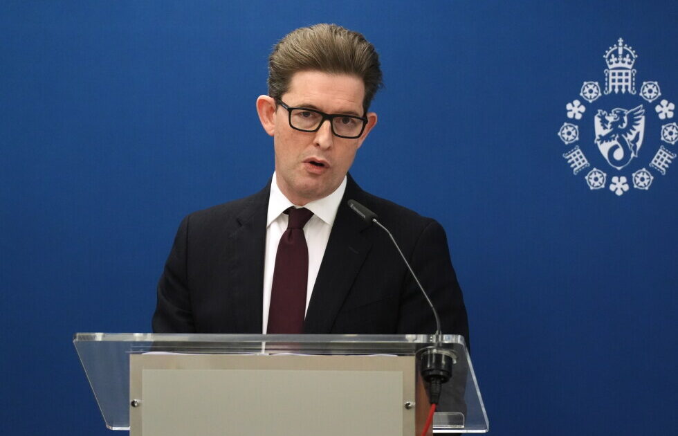 një informator neo-nazist