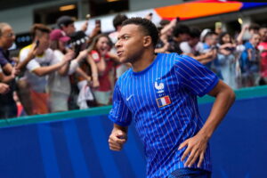 Mbappé në të parë për Francën në ndeshjen për vendin e tretë ndaj Anglisë  Kane e Bellingham jashtë