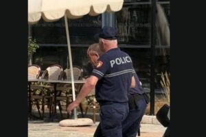 policisë, ka ngritur dorë