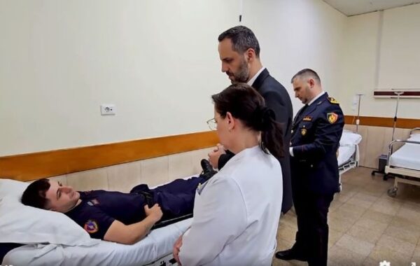 Lamallari e Hita vizitojnë policët e