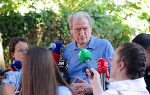 Pse nuk tregojnë cilët qeveritarë