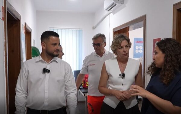 vetëm për turistët e huaj