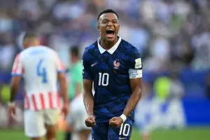 Franca kalon në çerekfinale, fiton 1-0