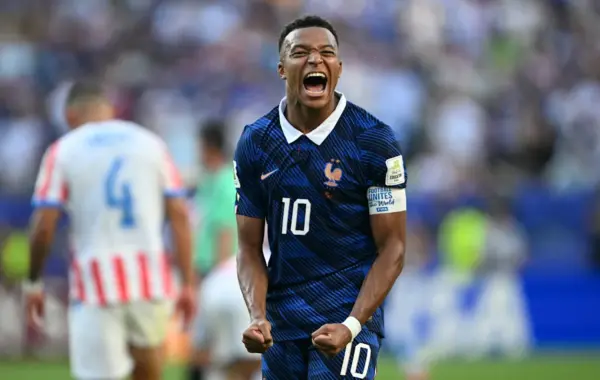 Franca kalon në çerekfinale, fiton 1-0