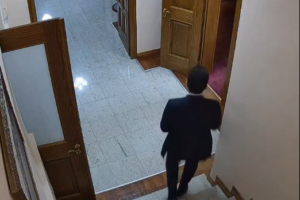 Duhet arrestuar në