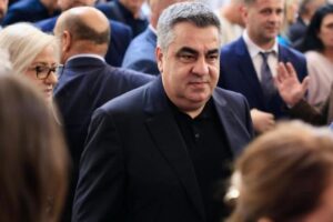 “Prej leckash nëse godisni policët”, PD