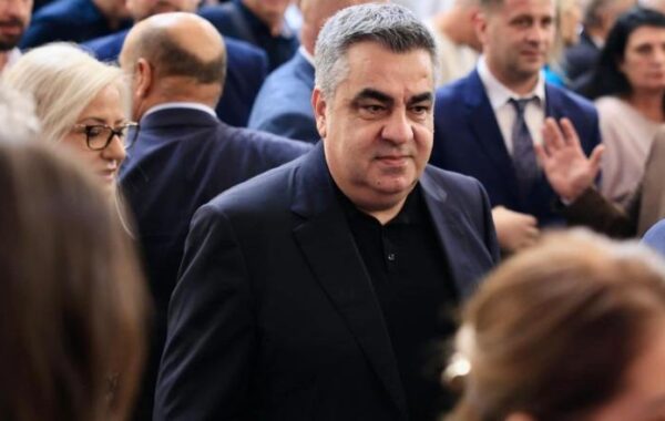 “Prej leckash nëse godisni policët”, PD