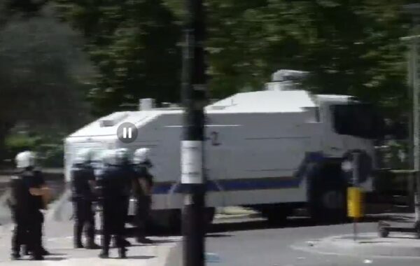 Protestuesit ulen para Kuvendit, Policia hap