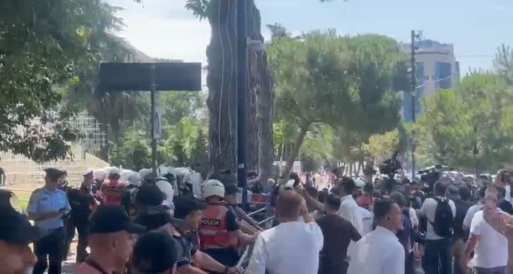 në protestën
