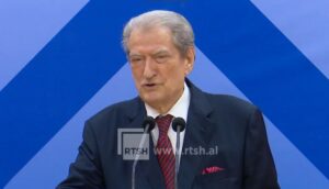 Berisha  Rama në samitin e NATO  si njeriu i përçmuar