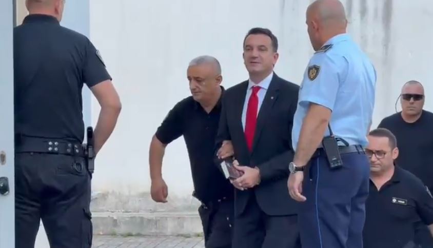 për padinë ndaj prokurorit