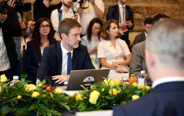 Mesazhi i ministrit Hoxha nga Roma: