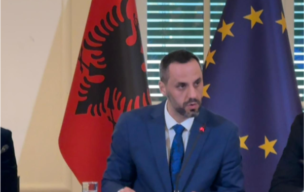 Dhuna në Komisariatin nr. 3, Lamallari
