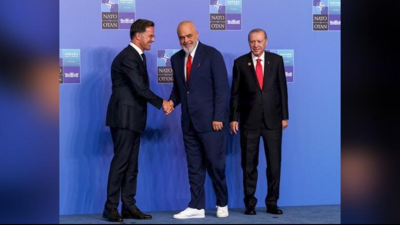 Një tjetër moment nga “moda