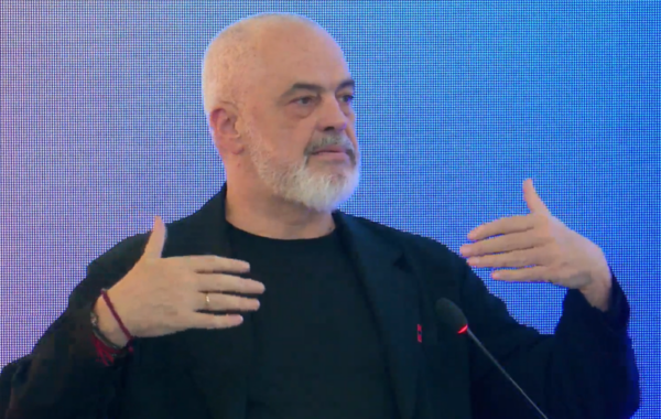 mbjellë 5 milionë pemë në