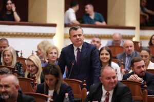si shkollë nate, ikni e