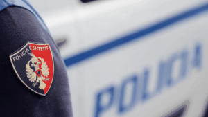 Qëlloi me armë zjarri duke kërcënuar disa persona  arrestohet 38 vjeçari në Dibër