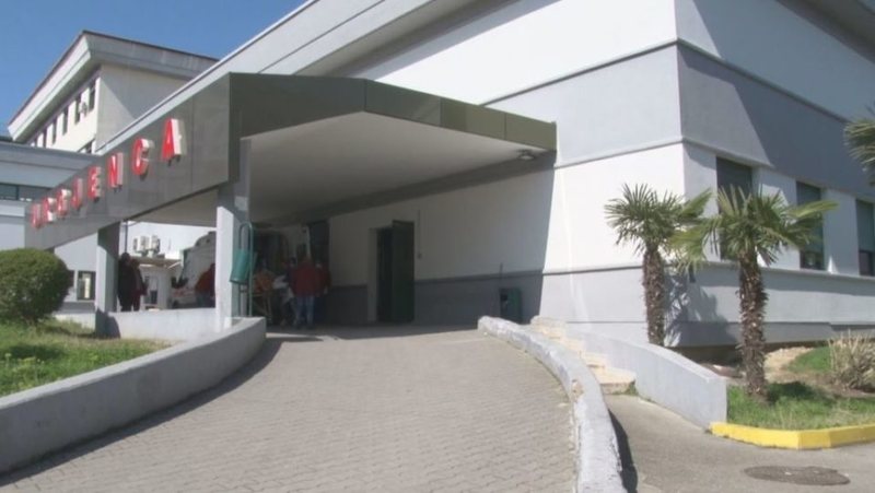 I sëmuri u braktis nga ambulanca