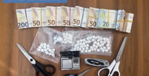 Pjesë e rrjetit të trafikut të kokainës në Itali  arrestohet shqiptari  I gjenden drogë  7 mijë euro cash dhe peshore
