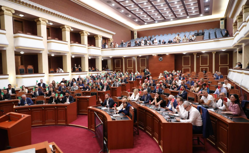 Sot, seancë maratonë në Kuvend. Shtatë