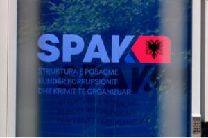 nga Shqipëria